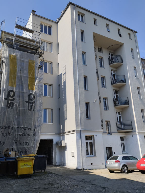 4,5-latka zginęła po upadku z 5. piętra. "Leżała naga na ziemi". Nowe fakty ws. tragedii w Sosnowcu 