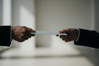 15-latka udawała policjantkę. Jak jej wspólnicy wyłudzili majątek?