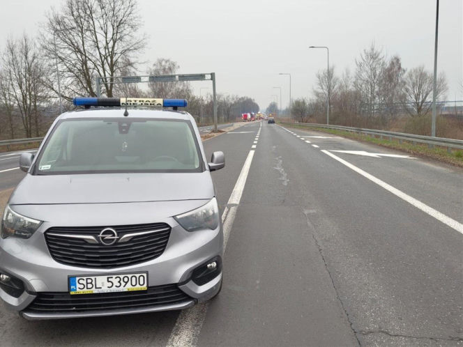 Czołowe zderzenie pojazdów na DK44