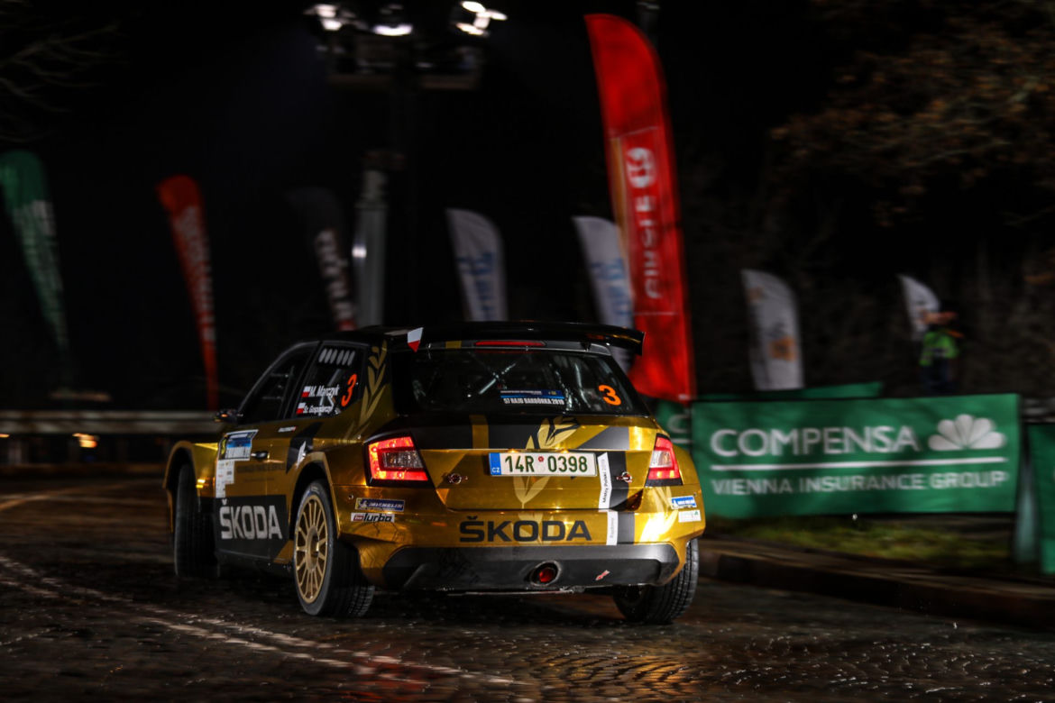 Złota Skoda Fabia R5 zespołu rajdowego Miko Marczyk Motorsport