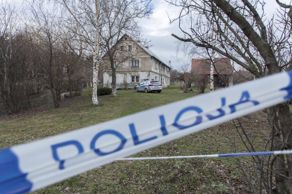 Satanista nożem i siekierą zarżnął dwie kobiety