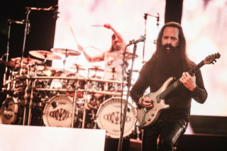 Stworzył wielkie hity dla Aerosmith czy Bon Jovi. W latach 90. współpracował także z... Dream Theater. To była świetna zabawa 