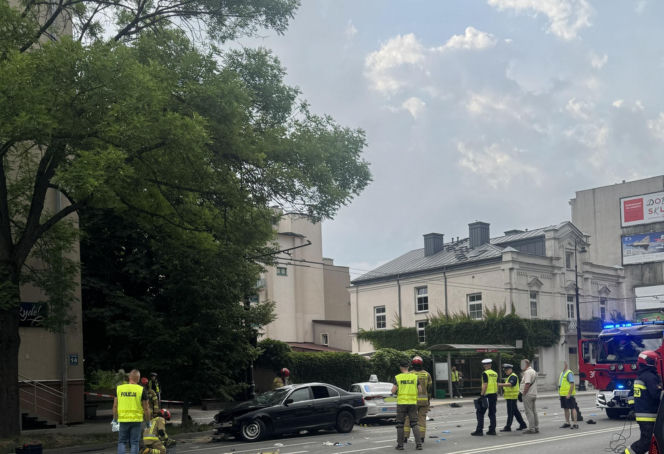 Tragiczny wypadek w Lublinie. Nie żyje pasażerka BMW, siedem osób w szpitalach