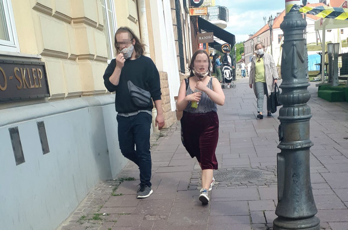 Rzeszowianie już nie chcą chodzić w maseczkach