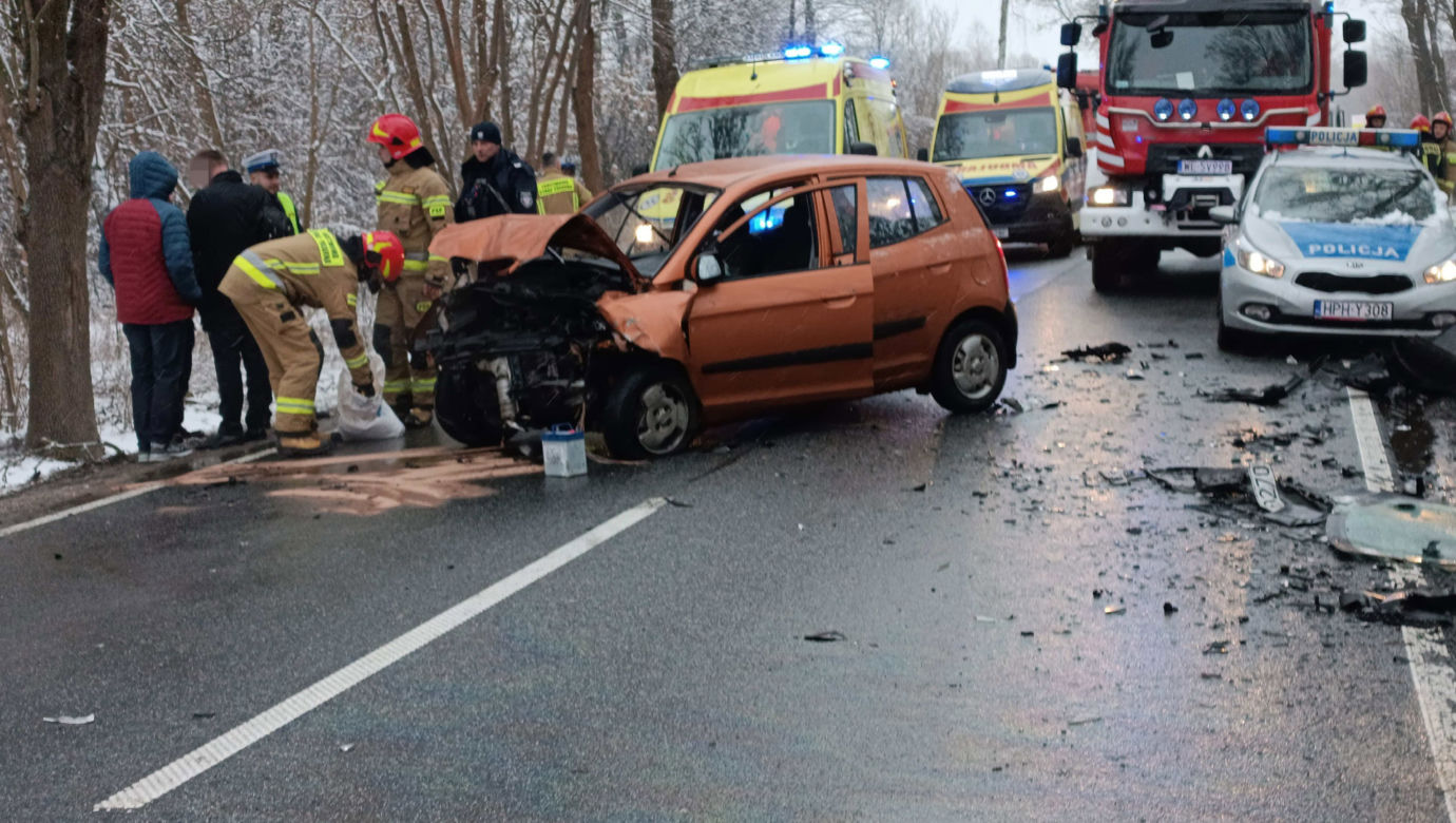 Kraksa trzech aut pod Siedlcami, dwie osoby poważnie ranne
