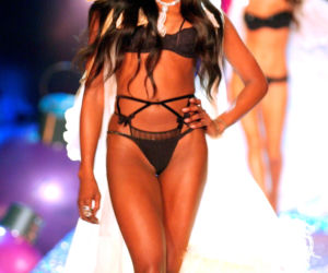 Naomi Campbell na 50-tkę została mamą