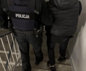 Łódź: Policja rozbiła gang sutenerów! Zmuszali kobiety do prostytucji metodą „loverboya”