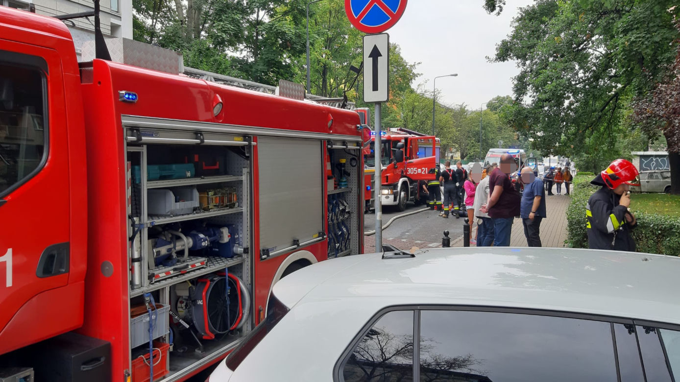 Pożar na ulicy Fabrycznej w Warszawie