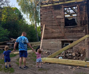 Rodzina z Topolan odbudowuje dom po pożarze