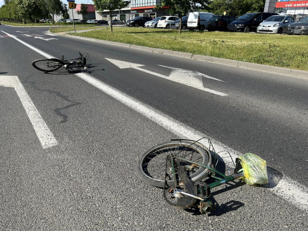Horror na drodze. Jej rower pękł na pół! Potworny wypadek w Wyszkowie 