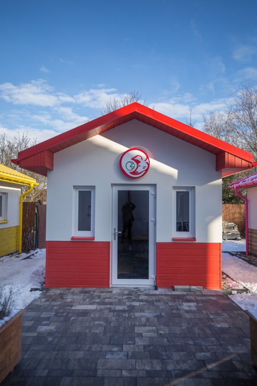 Psy czekają na adopcję w przemyskiej psiej wiosce [ZDJĘCIA]