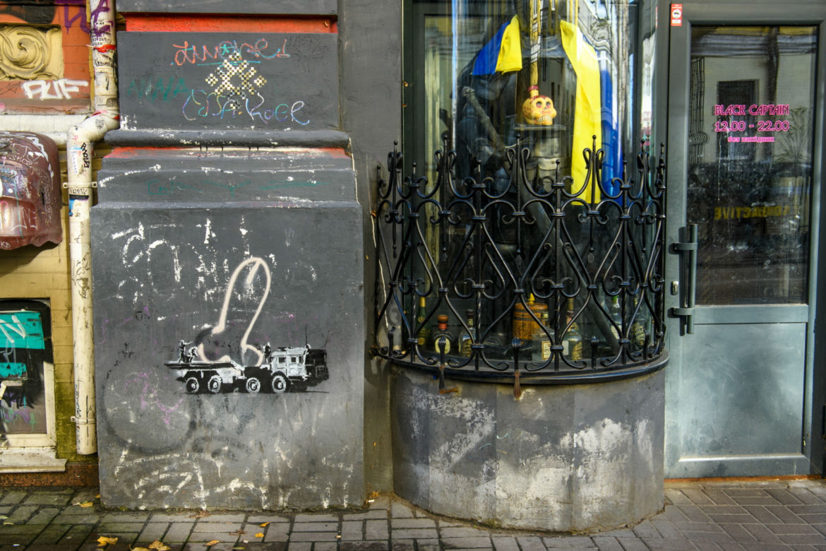 Banksy tam był. Powstała seria ulicznych graffiti w Ukrainie