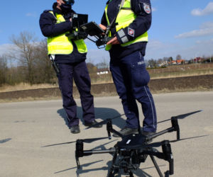 Na drogowych piratów polują z...nieba! Lubelscy policjanci mają nowy sposób na niesfornych kierowców