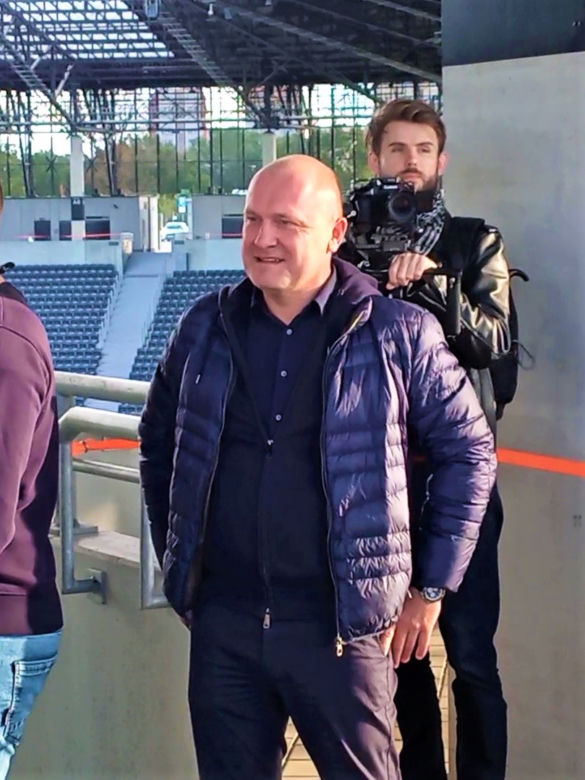 Spacery po nowym szczecińskim stadionie przyciągnęły wielu chętnych