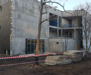 Postępy na budowie basenu elanowskiego w Toruniu. Zawisła wiecha! 