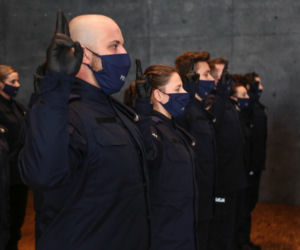Małopolska ma 30 nowych policjantów. Większość będzie pracować w Krakowie 