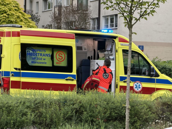 Zabarykadował się w łazience z nożem. Na warszawskiej Woli znaleziono ciało 67-letniej Ewy