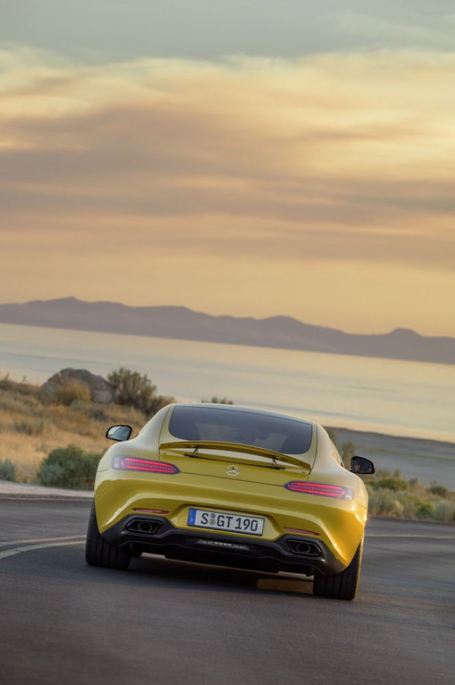 2015 Mercedes-AMG GT