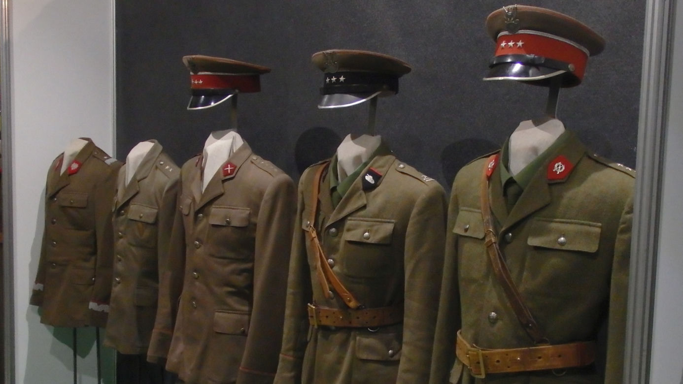 Mundury żołnierzy polskich we Wrocławiu