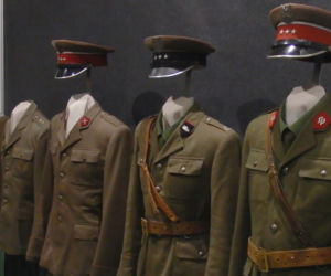 Mundury żołnierzy polskich we Wrocławiu