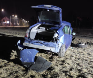 Potworne zderzenie toyoty z BMW w Piasecznie. Pogotowie zabrało rannego