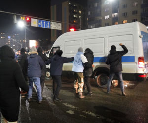 Prezydent przyjął dymisję rządu. Tłumy na ulicach, protesty w Kazachstanie