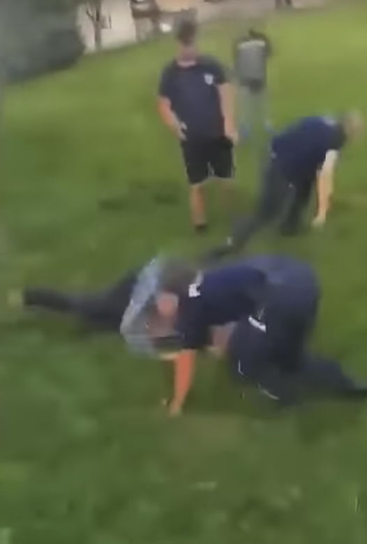 Pobili policjantów w Pastuchowie