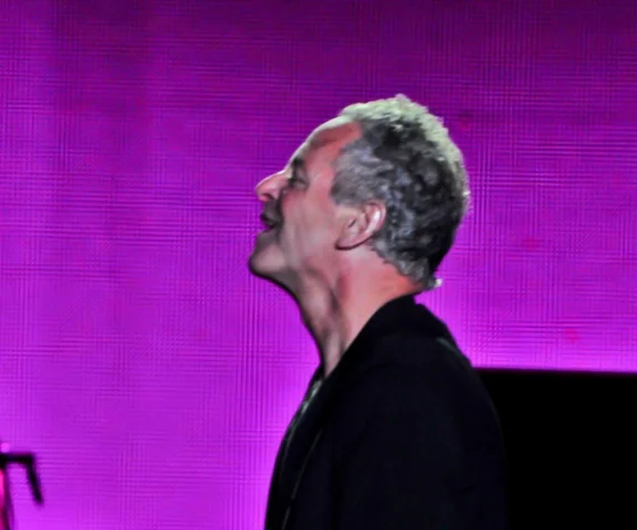 Lindsey Buckingham zaatakowany na ulicy. Groźne zdarzenie z udziałem... kobiety!