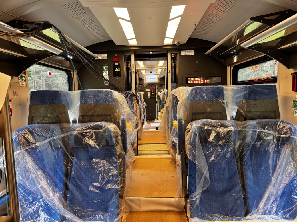 Tak wygląda nowy pociąg PKP Intercity. Zajrzeliśmy do środka!