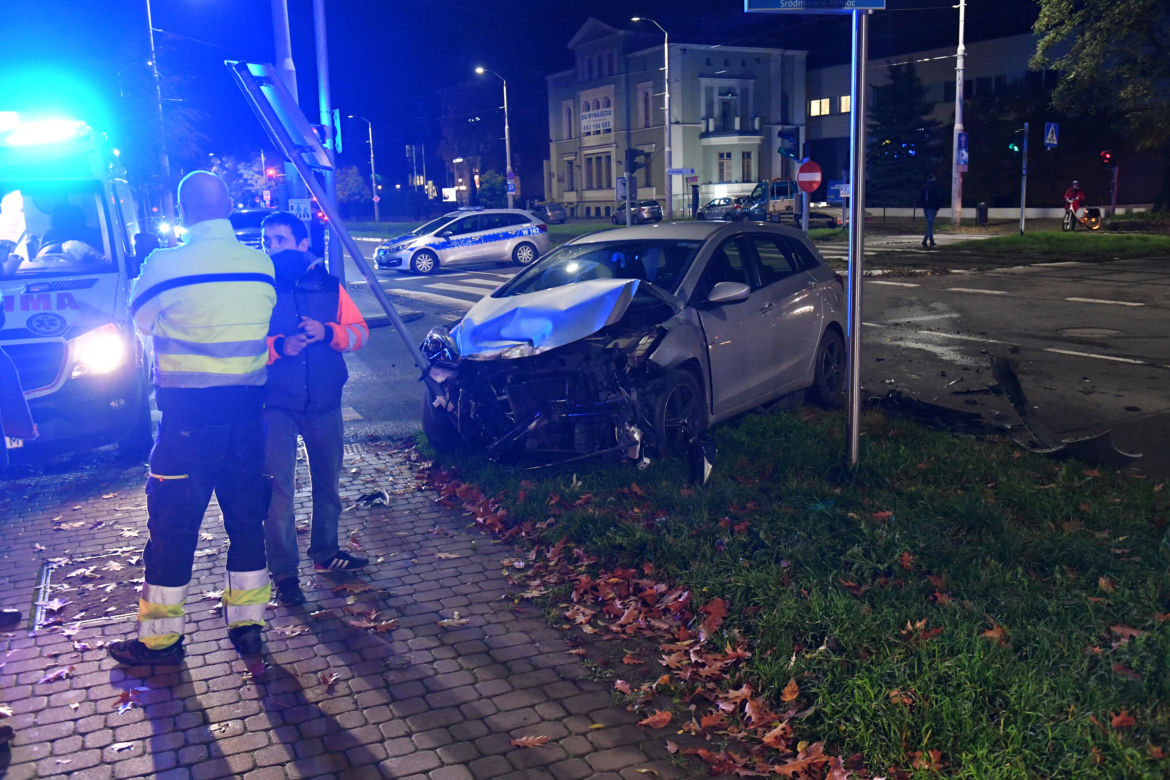 Szczecin: Wypadek karetki pogotowia.