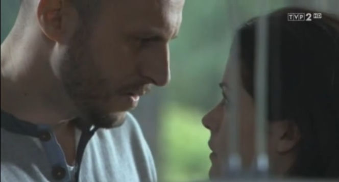 M jak miłość odc. 1013. Kinga (Katarzyna Cichopek), Robert (Tomasz Borkowski)