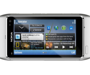 Nokia N8 w kolorze srebrnym