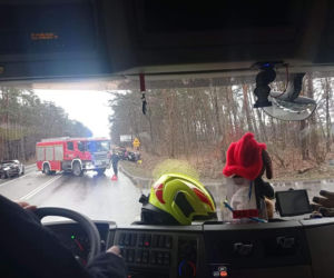 Poważny wypadek na granicy Torunia i gminy Zławieś Wielka. Trzy osoby ranne
