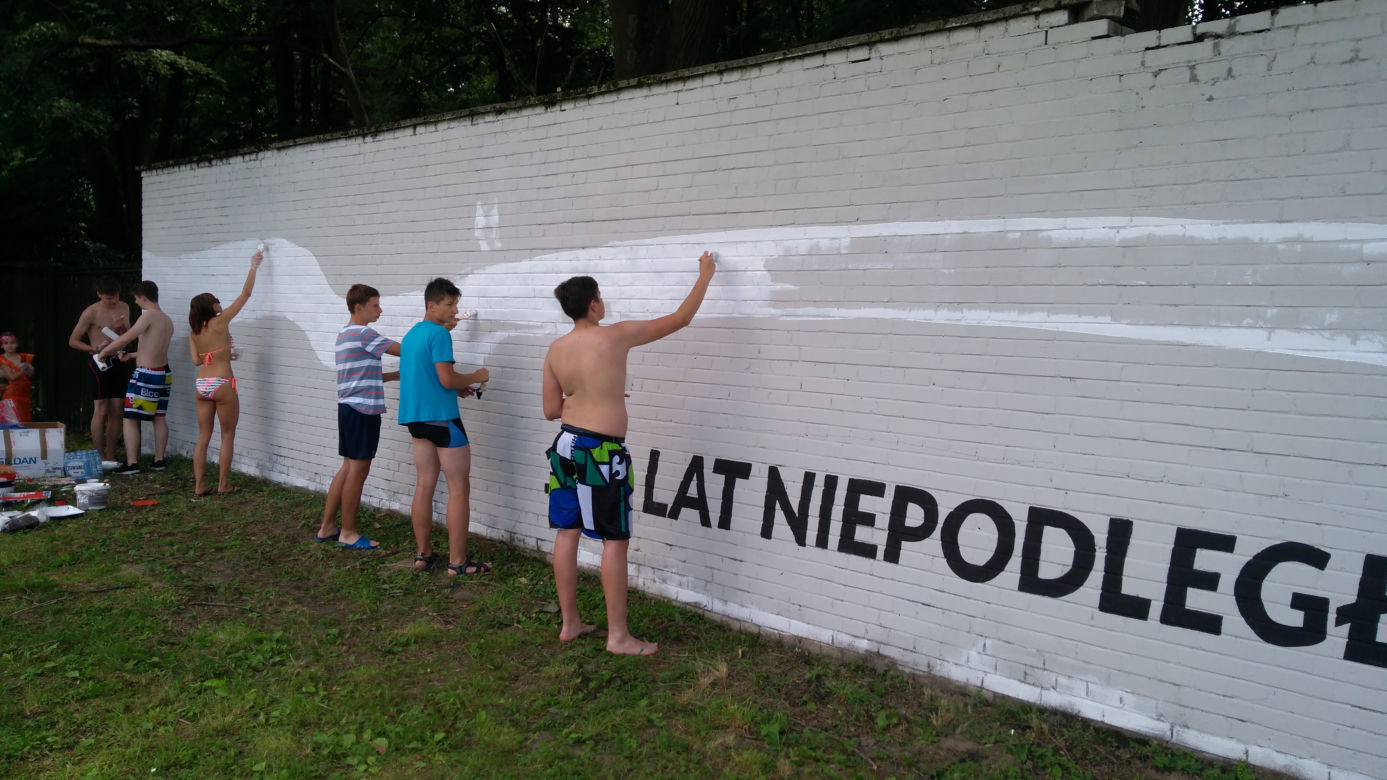 biało - czerwony mural