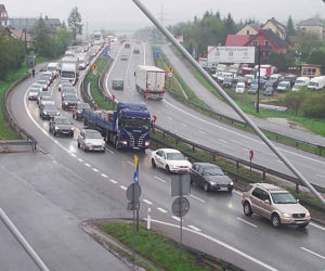 Poważny wypadek na zakopiance. Zderzenie samochodu z motocyklem