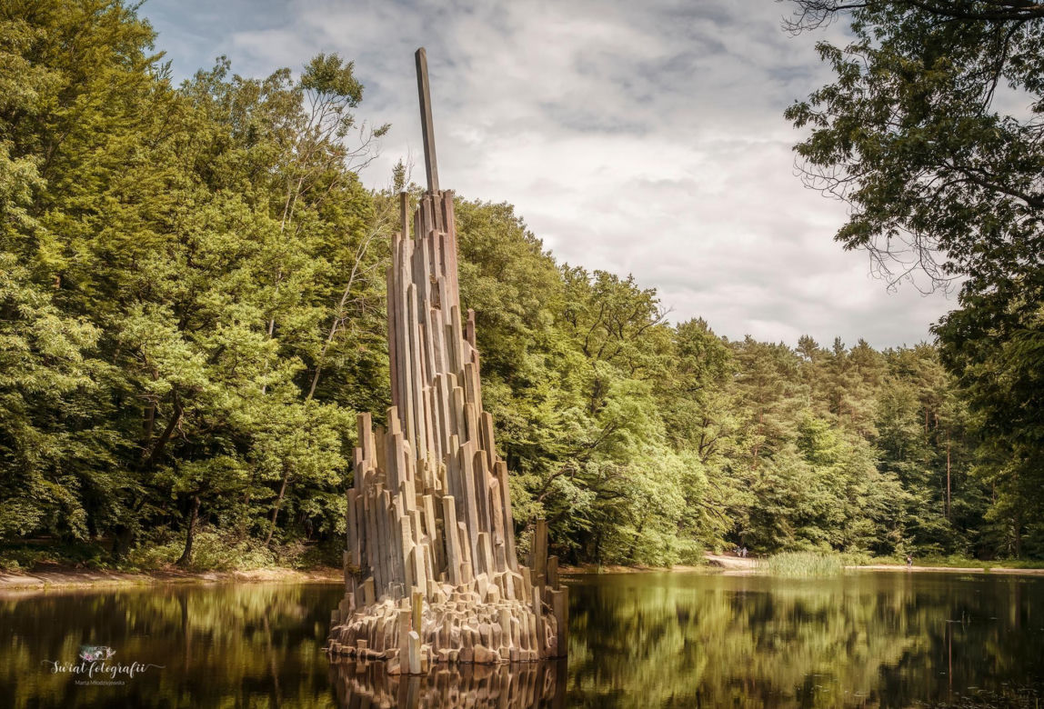 Przepiękne miejsce z odznaczeniem UNESCO blisko granicy polsko-niemieckiej. Zobaczcie jak wygląda Park w Mużakowie