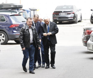 Kaczyński prosi o pieniądze