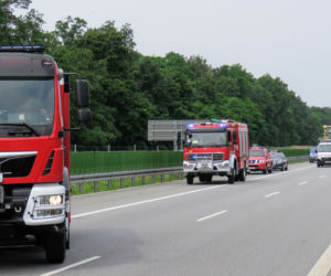 Wypadek busa z dziećmi i wojskowej ciężarówki na S3 pod Zieloną Górą! 12-latka reanimowana. Są inni ranni