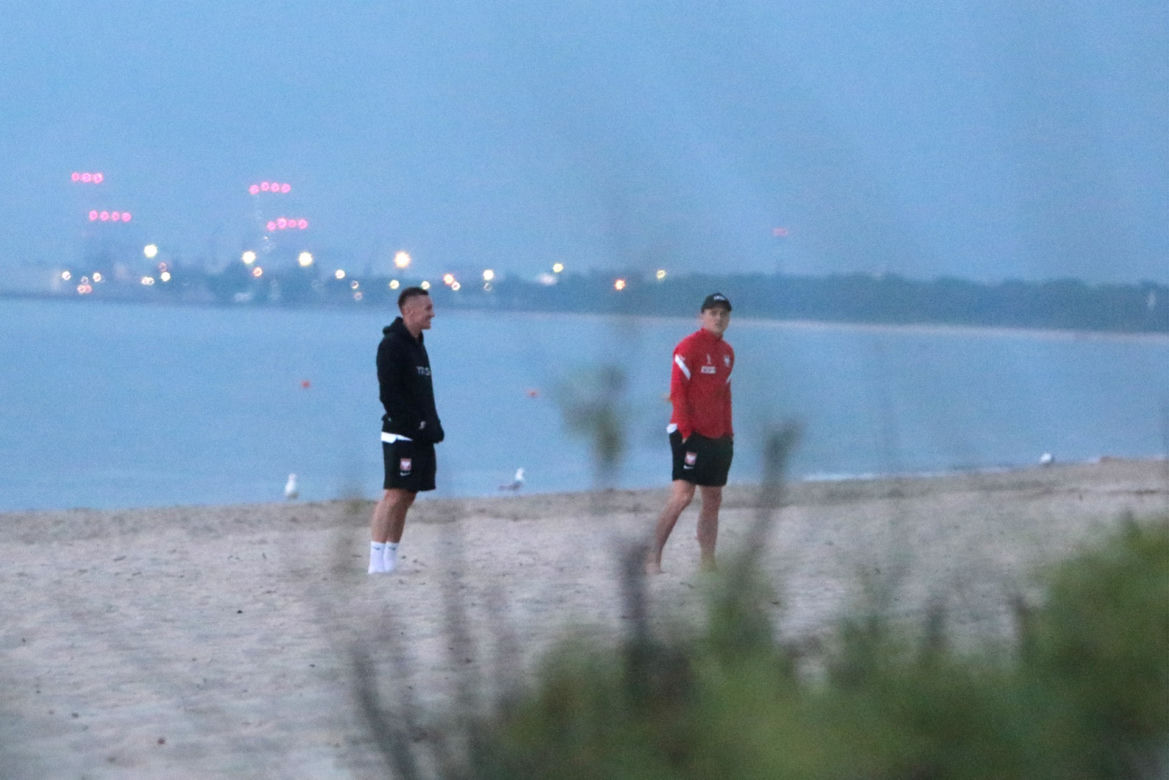 Reprezentanci Polski poszli po porażce na plażę