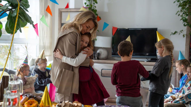 Na dobre i na złe odc. 981. Agata (Emilia Komarnicka), Mania (Apolonia Szwed)