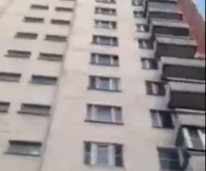 SKOCZYŁA, PRZEŻYŁA, ZADŹGAŁA SIĘ