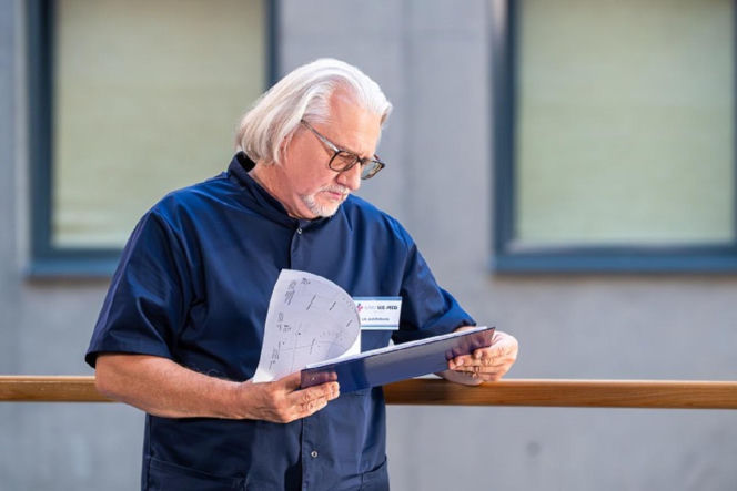 Pierwsza miłość odc. 4121. Małkowski (Dariusz Wiktorowicz) - lekarz w klinice "We-Med"