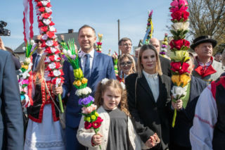 Karol Nawrocki pokazał się z patriotyczną palemką w zaskakującym miejscu! Była ogromna!