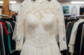 Lumpeksowy skarb Diora. Jak sukienka z Podlasia zmieniła właścicieli za 12 tys. zł?