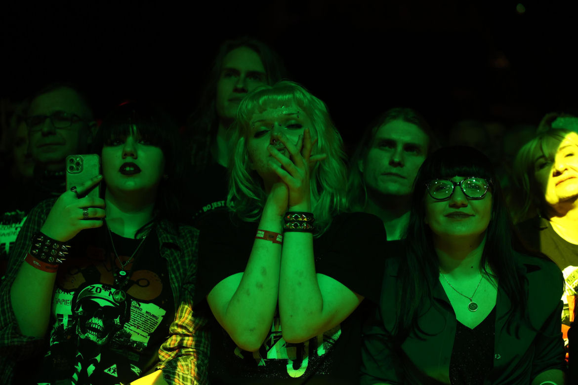 Koncert "Zadzwońcie po milicję" w katowickim Spodku