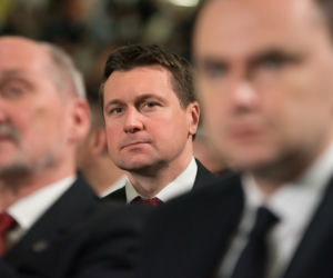 Rząd tańczy i śpiewa na urodzinach Radia Maryja