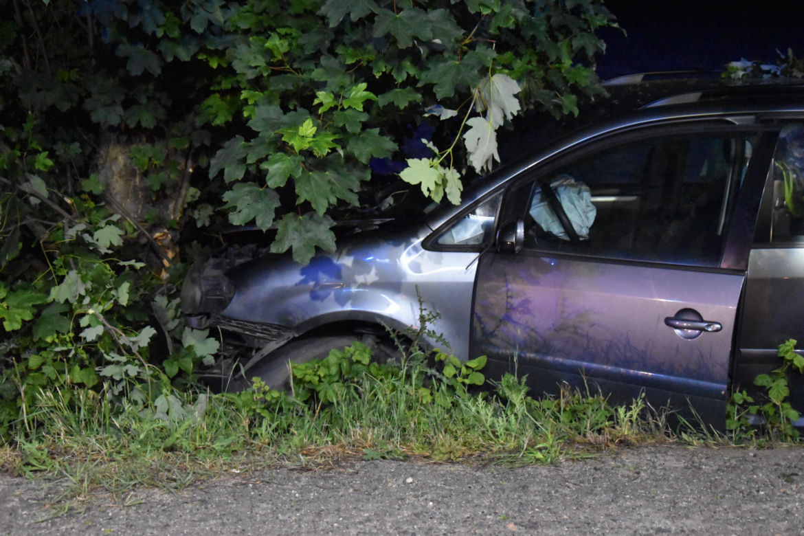 Pijany kierowca rozbił auto pod Gryżyną. Miał prawie 3 promile alkoholu