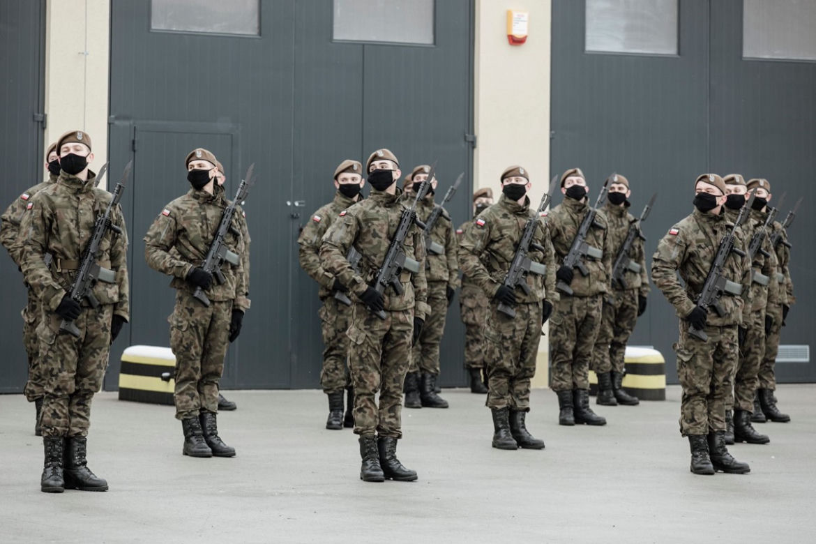 Przysięga terytorialsów w Jarosławiu. 14 kobiet założyło mundur [ZDJĘCIA]