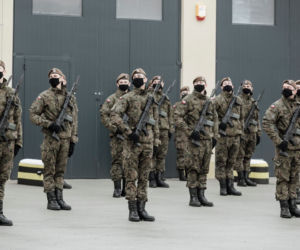 Przysięga terytorialsów w Jarosławiu. 14 kobiet założyło mundur [ZDJĘCIA]