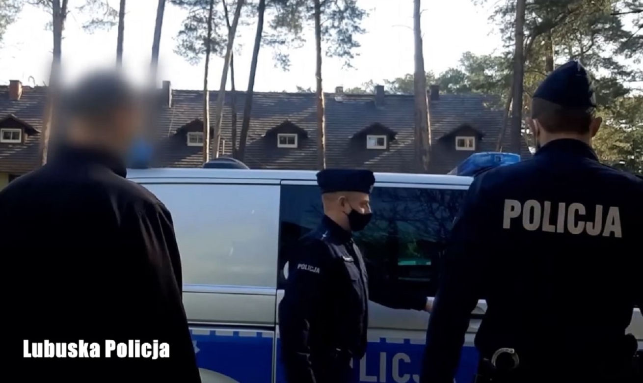Tajemniczy pasażer z pociągu milczał trzy miesiące. W bazie policyjnej pojawił się już jako 9-latek